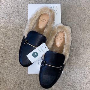 Black Faux Fur Rebe Mules